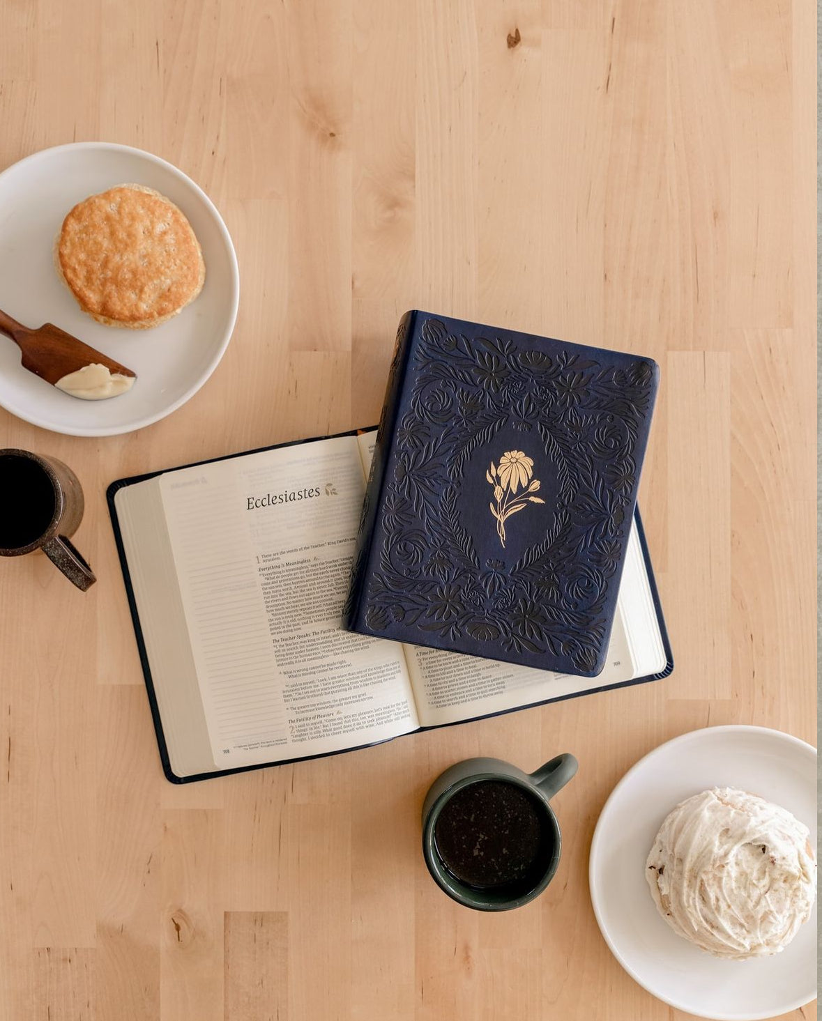 NLT Notetaking Bible : Versailles Theme