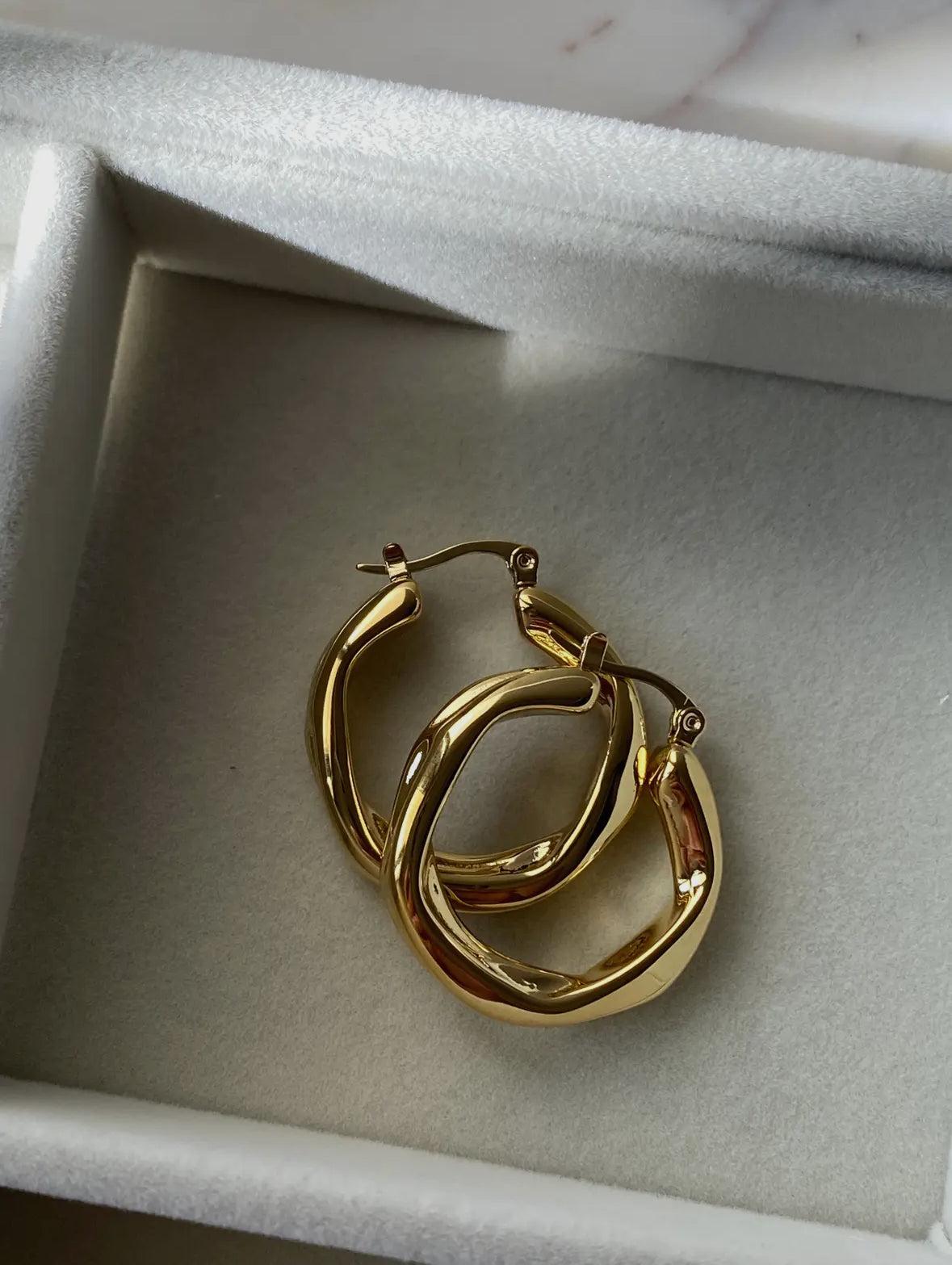 Daphne Modern Hoops